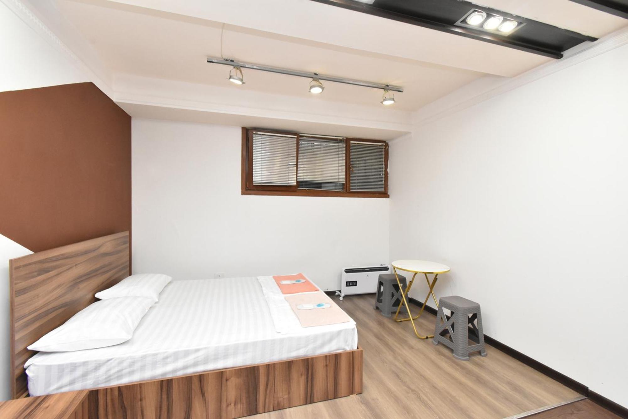 Luna Guest House Jerevan Buitenkant foto