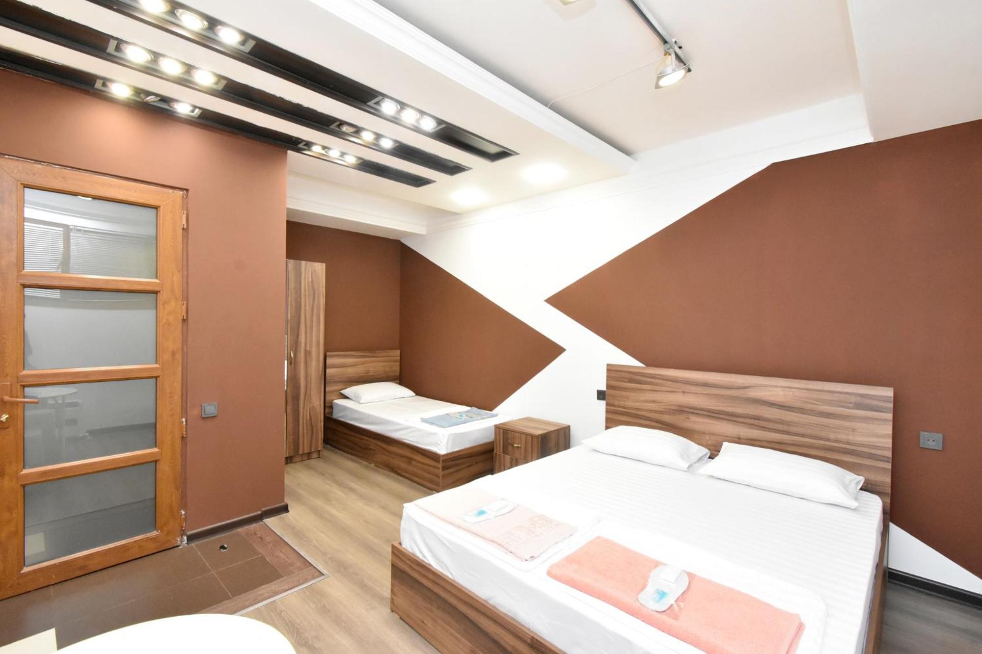Luna Guest House Jerevan Buitenkant foto